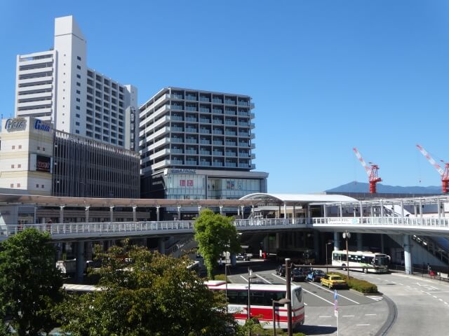 小田急海老名駅 最大料金の安い駐車場を 西口東口別に解説 1時間100円も