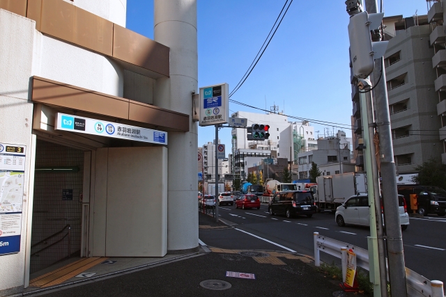 【赤羽岩淵駅】最大料金の安い駐車場を南北エリア別に解説。予約できる駐車場も！