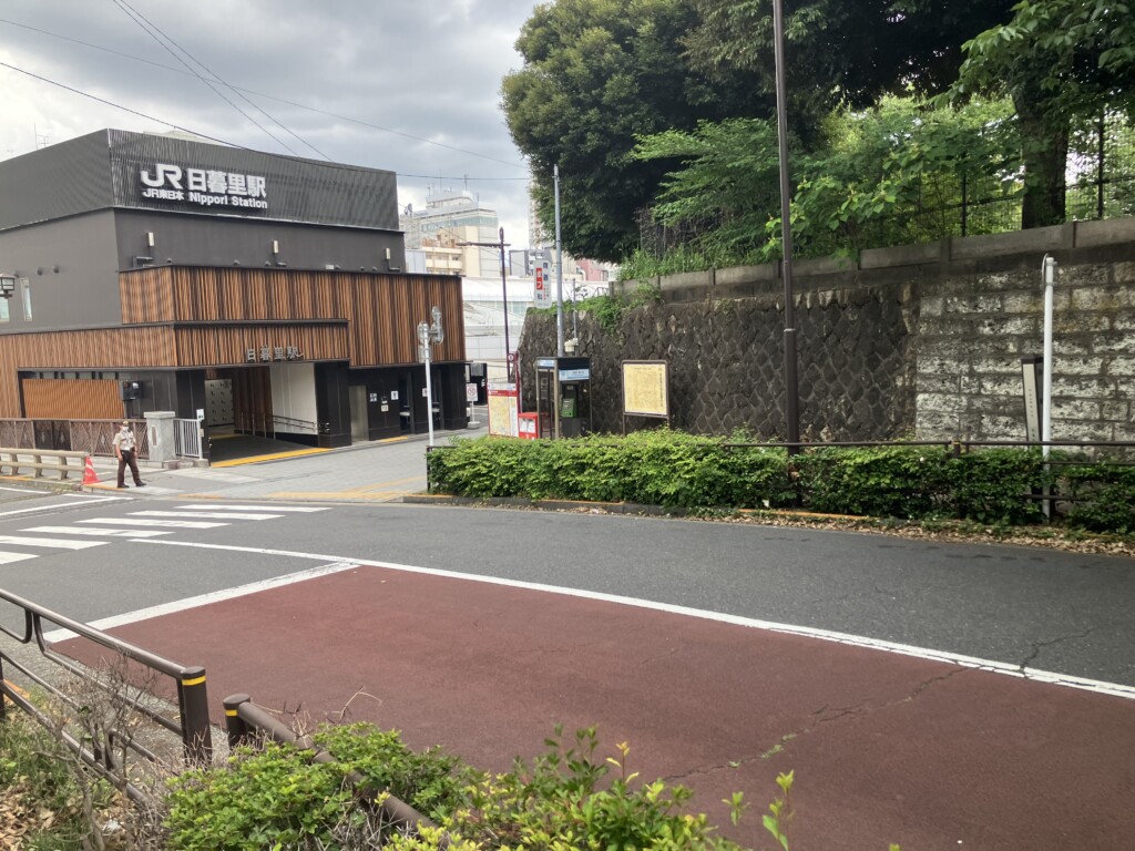 日暮里駅の駐車場9選！土日でも安くて便利なおすすめを解説。予約可！